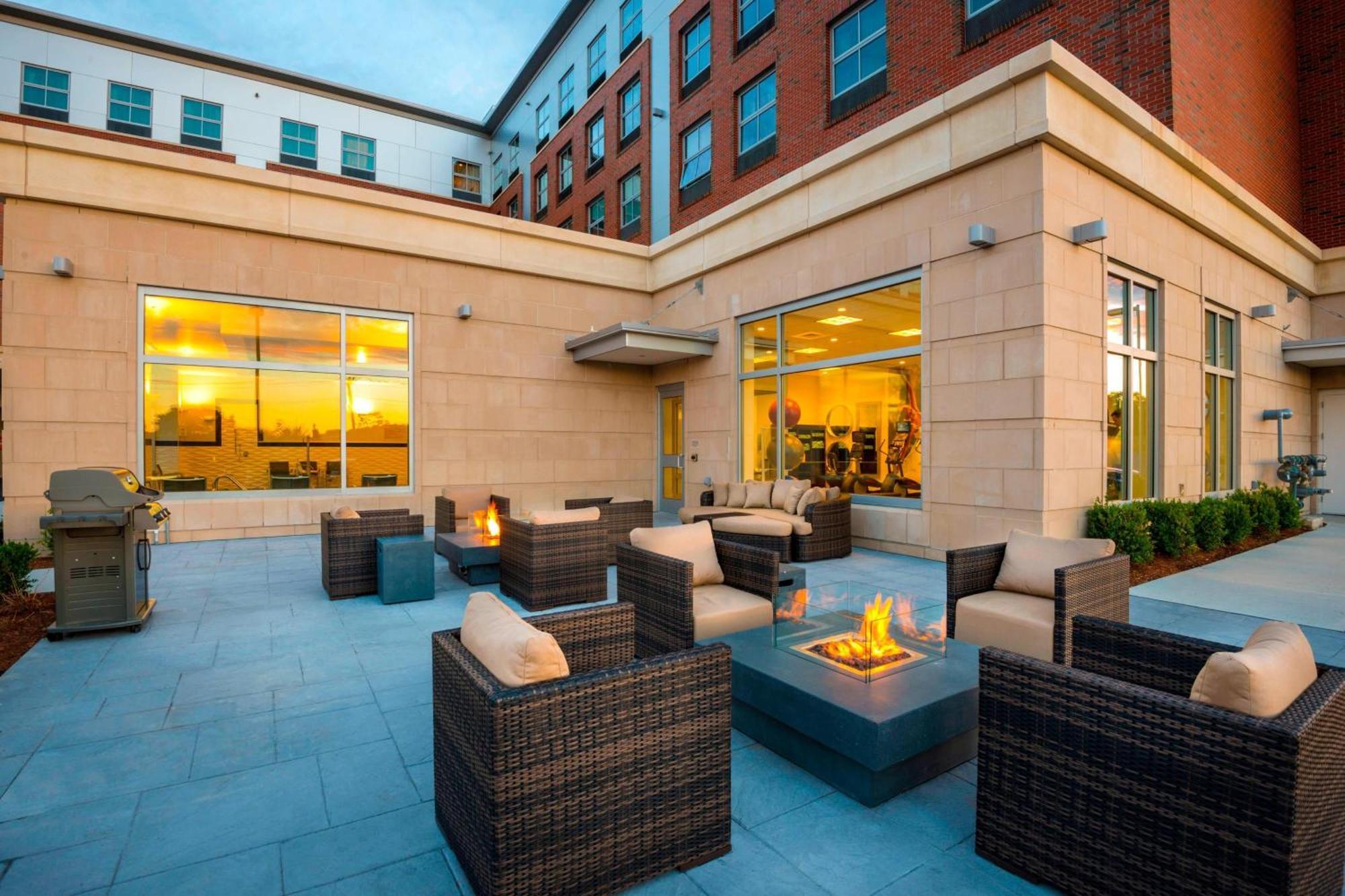 Residence Inn By Marriott Boston Нідгем Екстер'єр фото